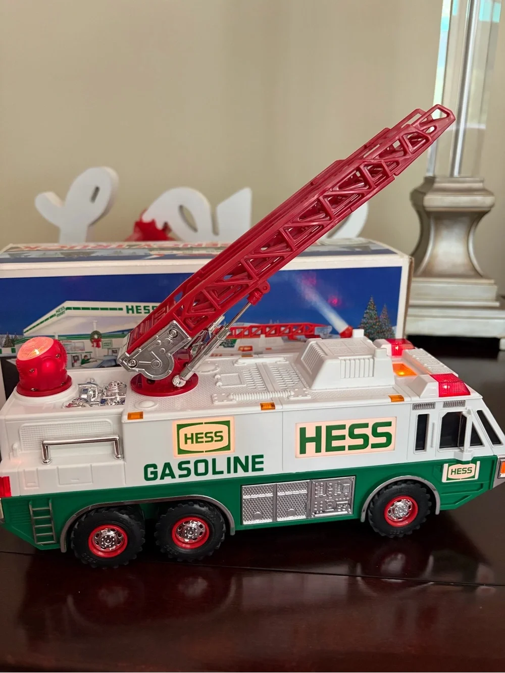 NIB Hess 1996 Vintage Emergency Ladder Truck
